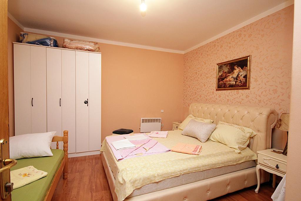 Apartmani Stari Grad Sutomore Oda fotoğraf